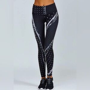 Noli Yoga Marmo Leggings Black-Size Small NWT